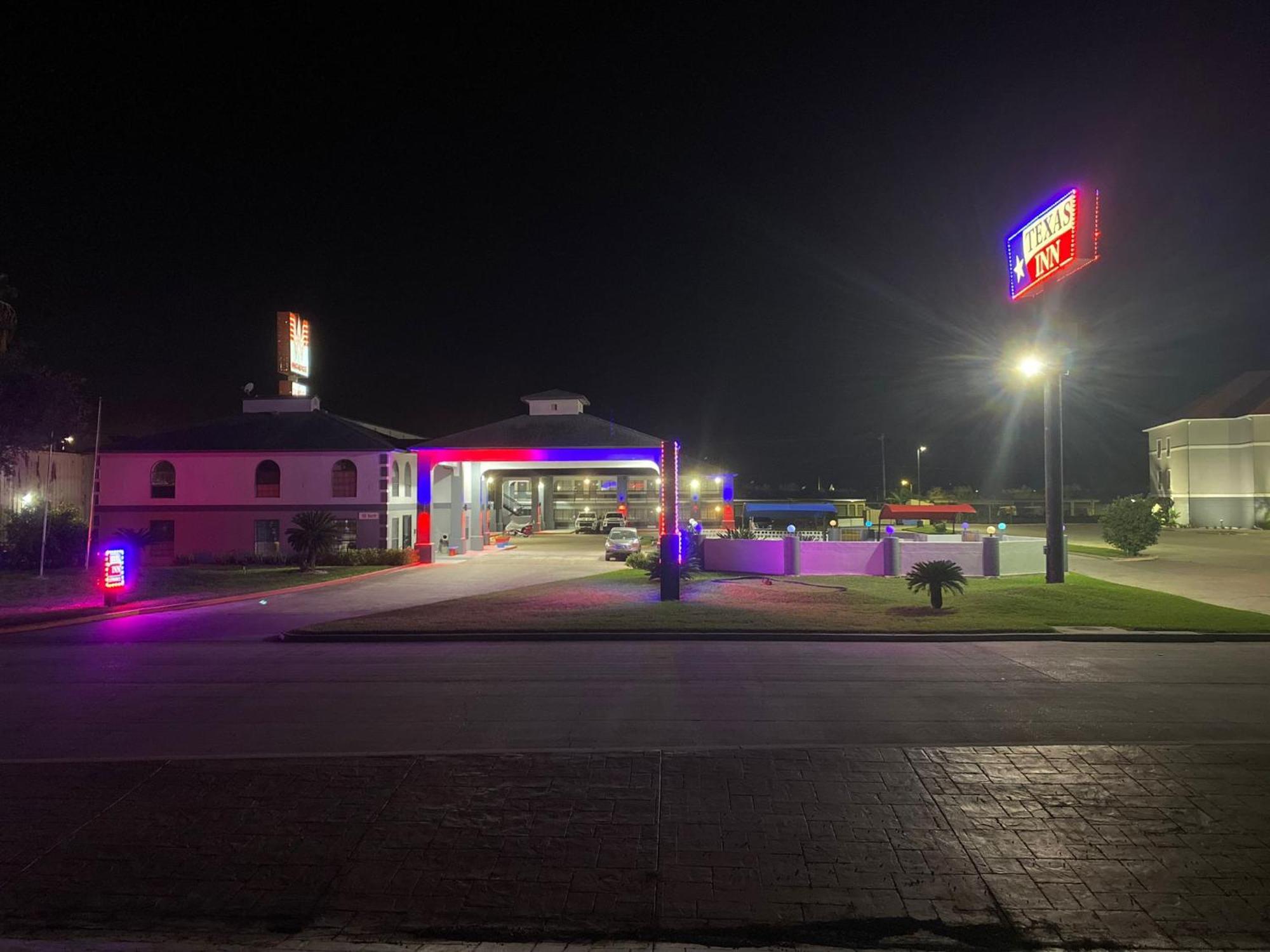 Texas Inn And Suites Raymondville Exterior photo