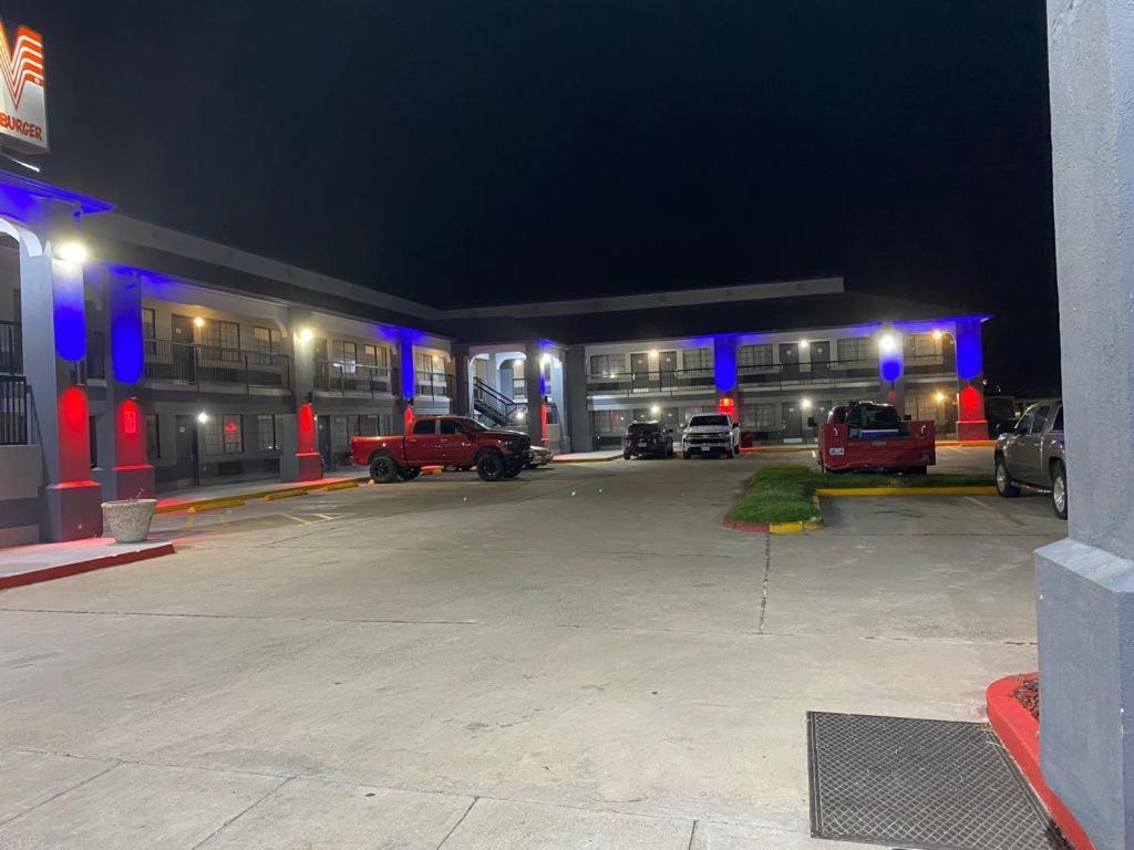 Texas Inn And Suites Raymondville Exterior photo