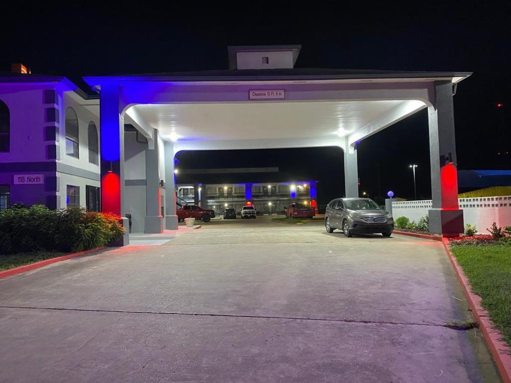 Texas Inn And Suites Raymondville Exterior photo