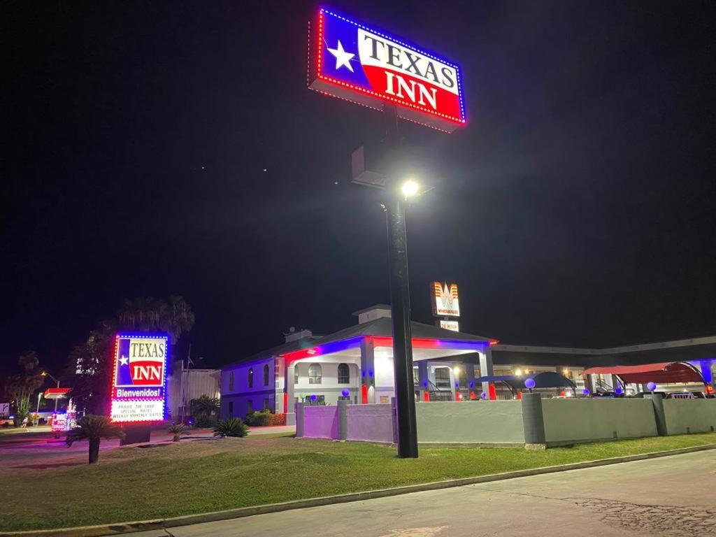 Texas Inn And Suites Raymondville Exterior photo