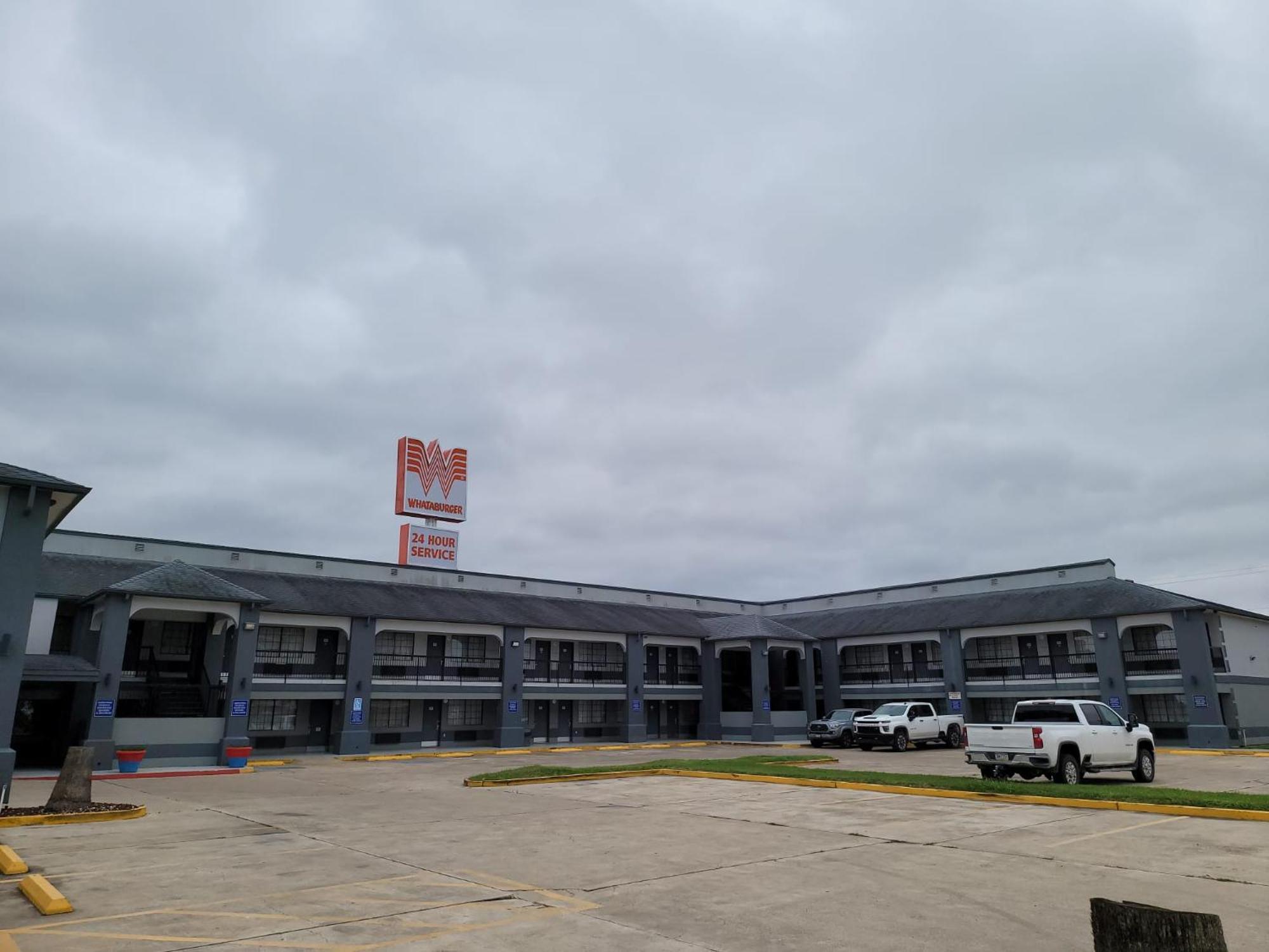 Texas Inn And Suites Raymondville Exterior photo