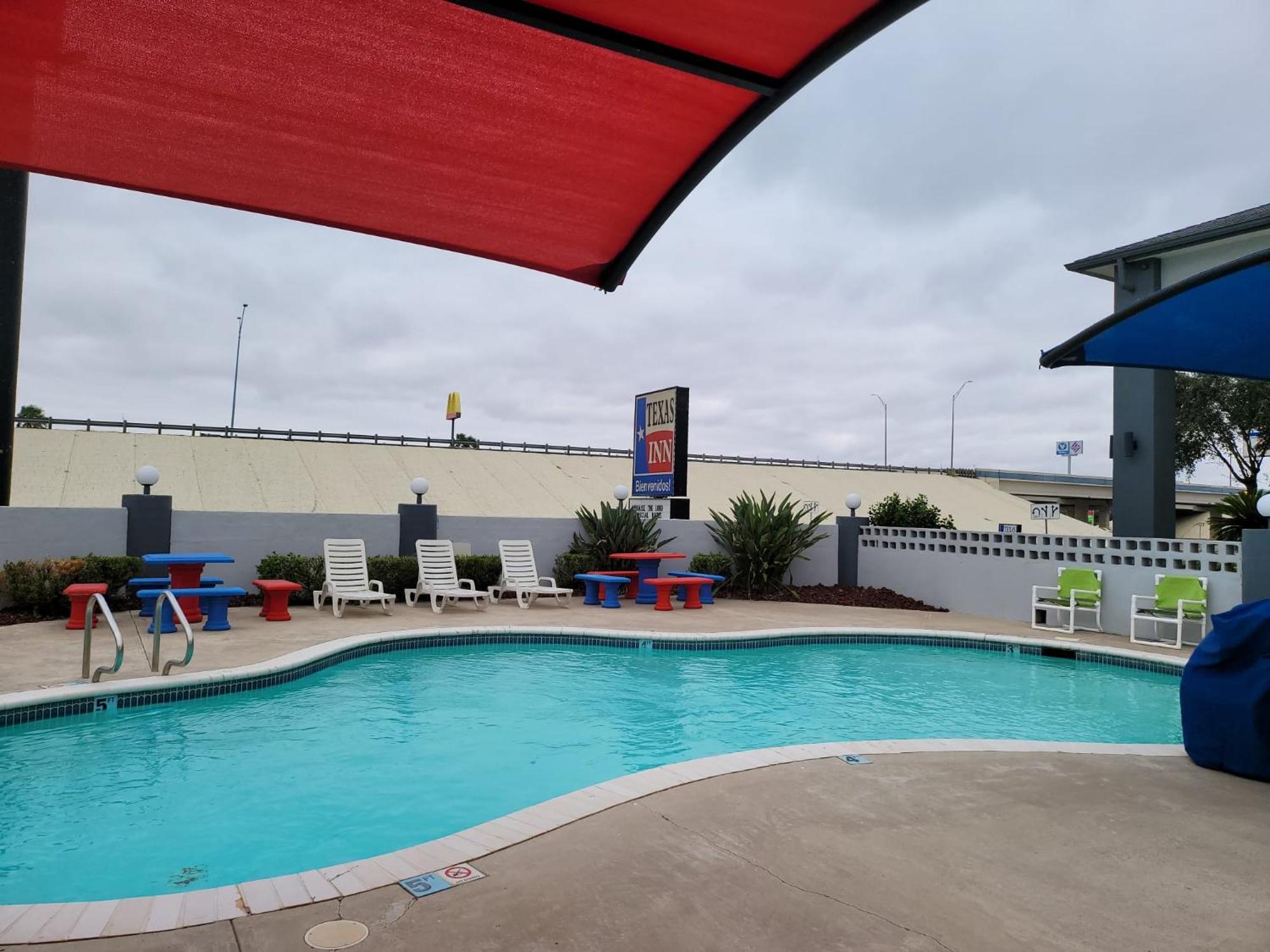 Texas Inn And Suites Raymondville Exterior photo